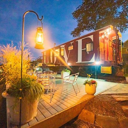 Train Caboose & River Views Near Downtown Lynchburg Exteriör bild