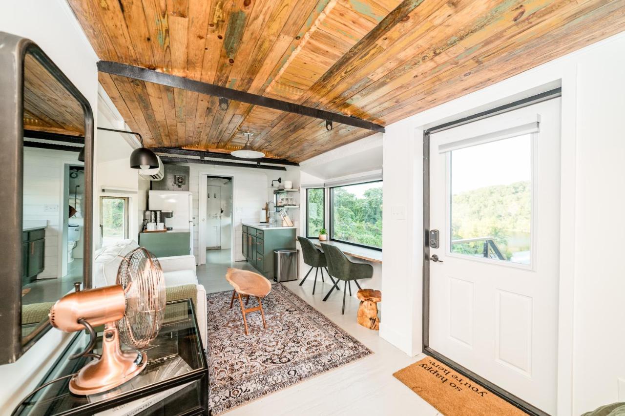 Train Caboose & River Views Near Downtown Lynchburg Exteriör bild