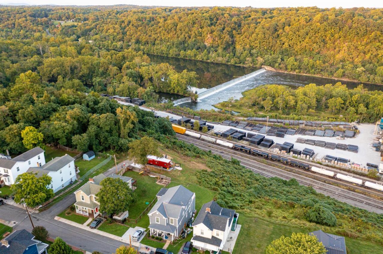 Train Caboose & River Views Near Downtown Lynchburg Exteriör bild
